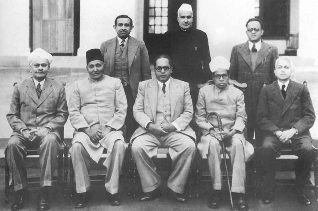 संविधान ड्राफ्ट कमेटी_भारतीय संविधान