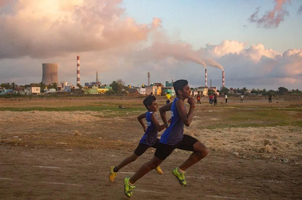 दो धावक_समुद्री जीवन  