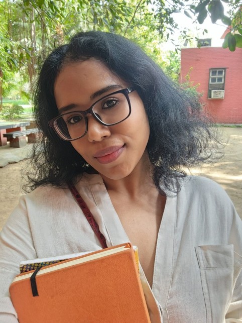 वर्षा प्रकाश Picture