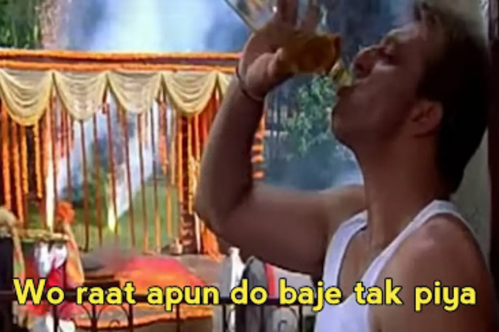 शादी के मंडप के सामने शराब पीता एक पुरुष_सोशल सेक्टर