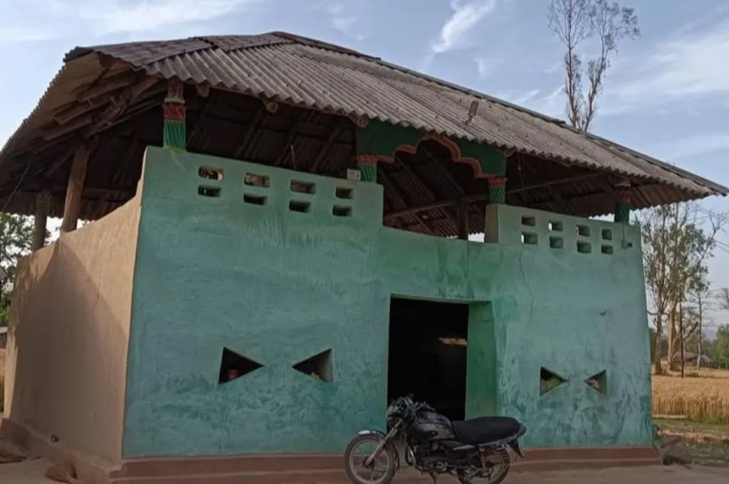 उत्तराखंड का पारंपरिक मिट्टी का घर_घुमंतू