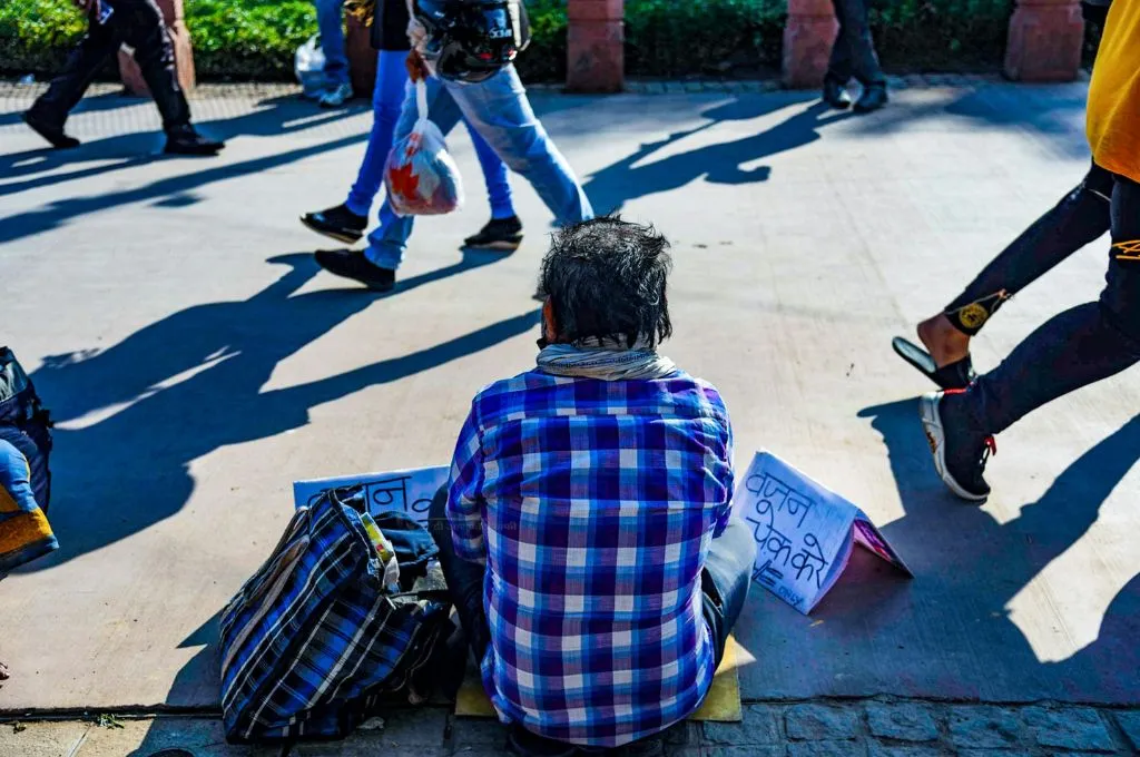 शिक्षा से रोज़गार तक: युवा श्रम बल पर एपीयू रिपोर्ट के 6 मुख्य बिंदु