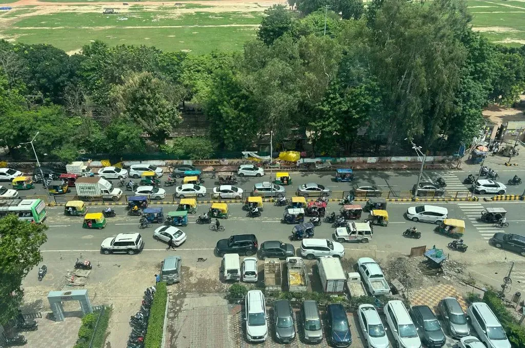 बहुत सारी गाड़ियां_यातायात की समस्या
